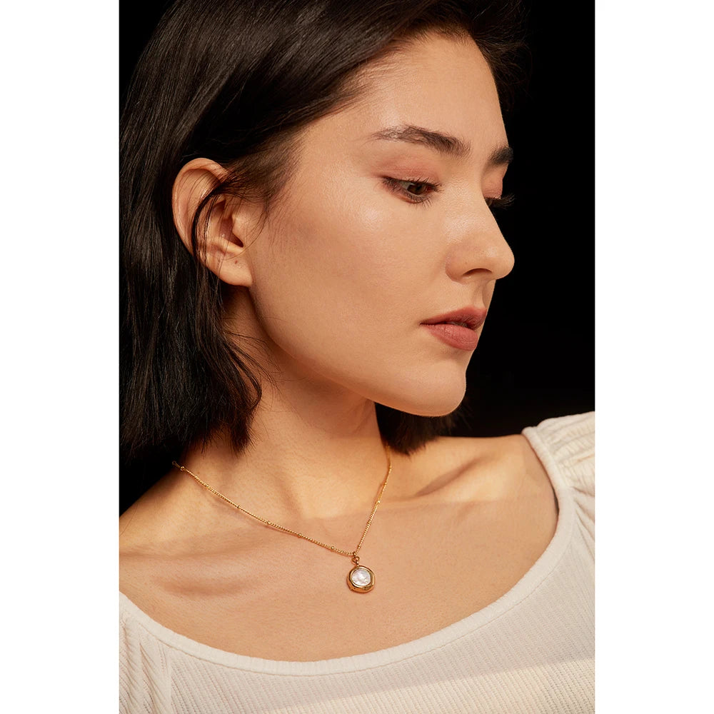 Water-Resistant 18K Gold Plated Choker with Freshwater Pearl Pendant