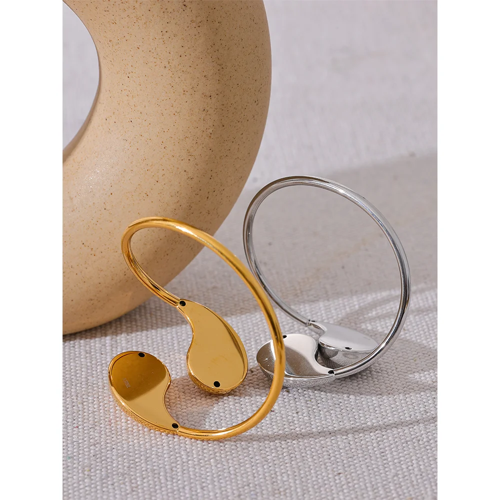 Water-Resistant 18K Gold Plated Raindrop Bangle