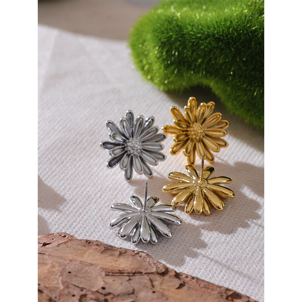 Water-Resistant 18K Gold Plated Chrysanthemum Daisy Flower Earrings